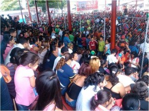 PSUV convoca bajo engaño a beneficiarios de viviendas para actos políticos