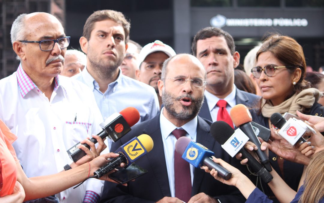 Jorge Millán se convierte en el quinto diputado a quien le anulan el pasaporte